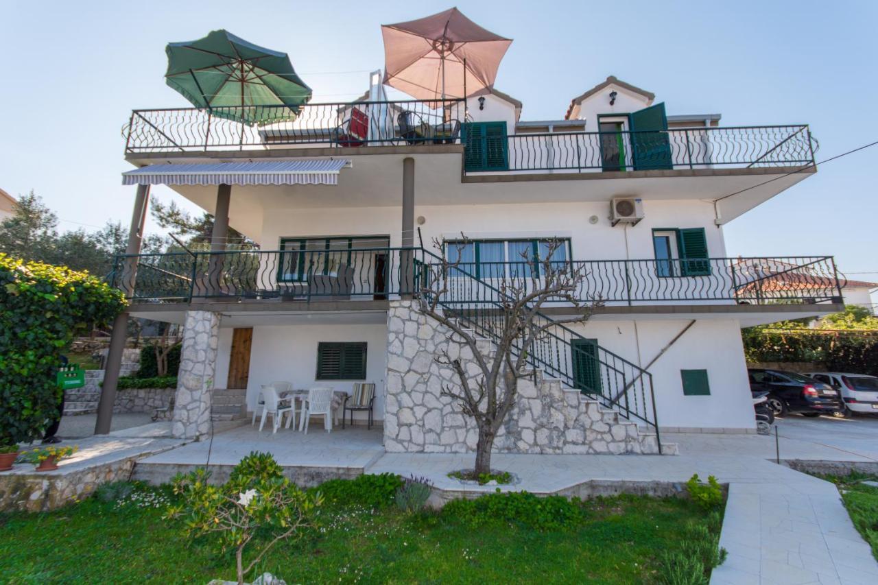 Apartments By The Sea Slatine, Ciovo - 1126 Trogir Buitenkant foto