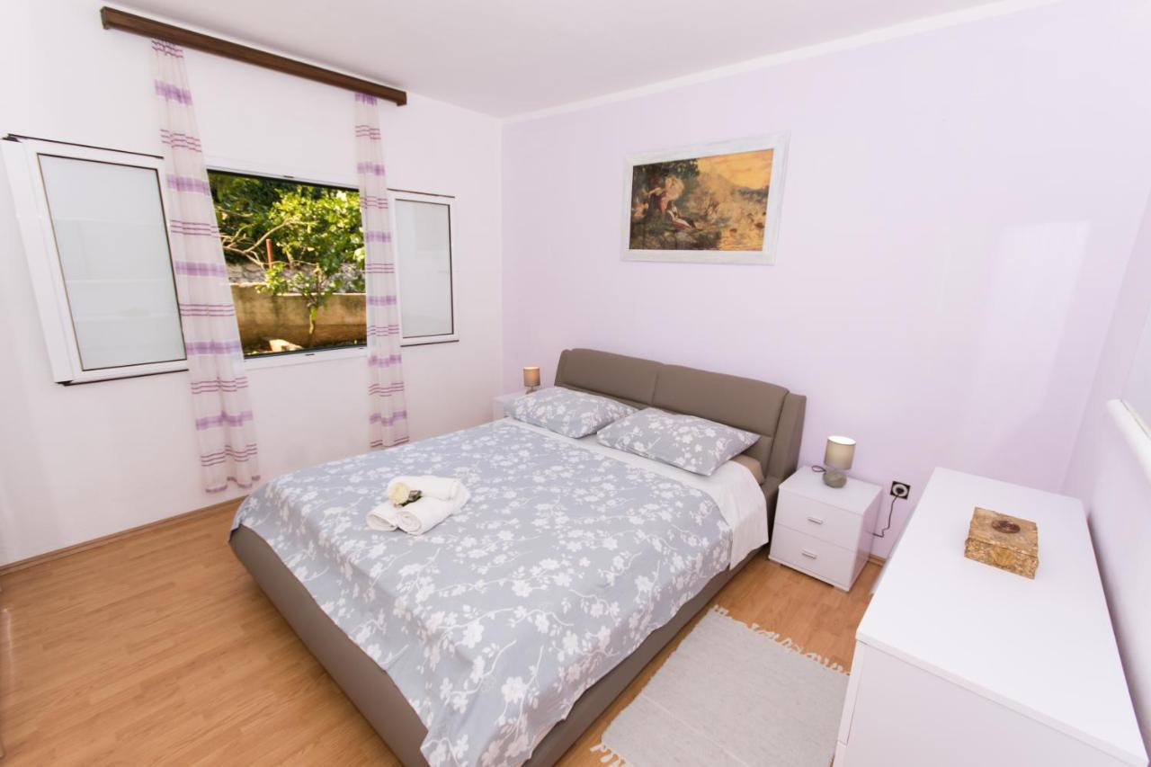 Apartments By The Sea Slatine, Ciovo - 1126 Trogir Buitenkant foto