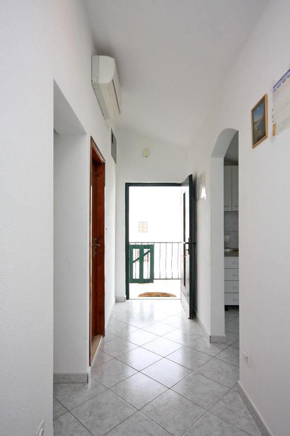 Apartments By The Sea Slatine, Ciovo - 1126 Trogir Buitenkant foto
